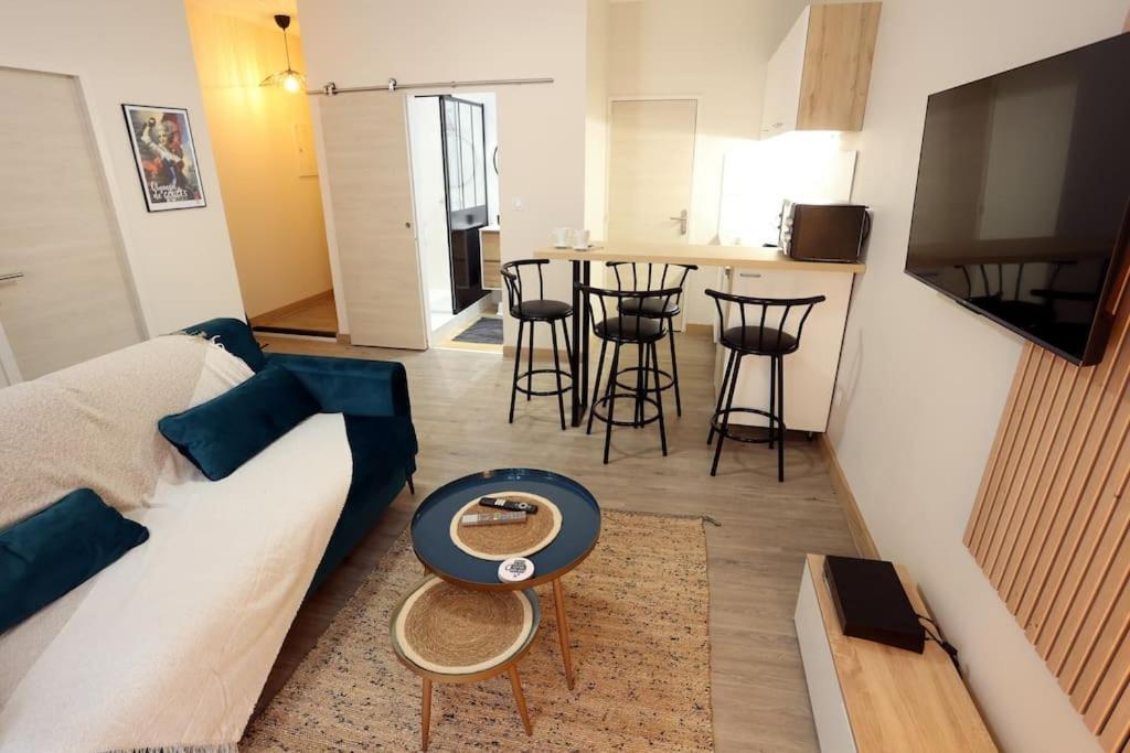 Chez Juliette, Proche Place Nationale Avec Parking Montauban Bagian luar foto